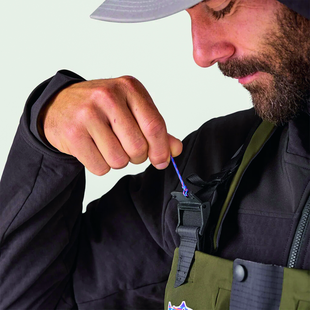 detail of shoulder strap on Patagonia Swiftcurrent Expedition wader