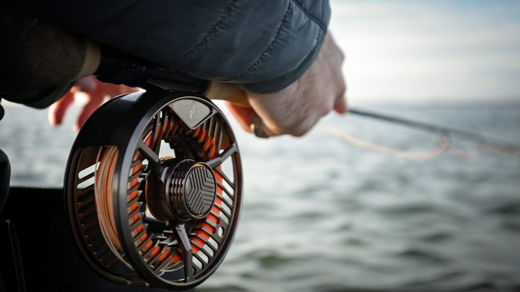 Guideline Aura - reels with restraint